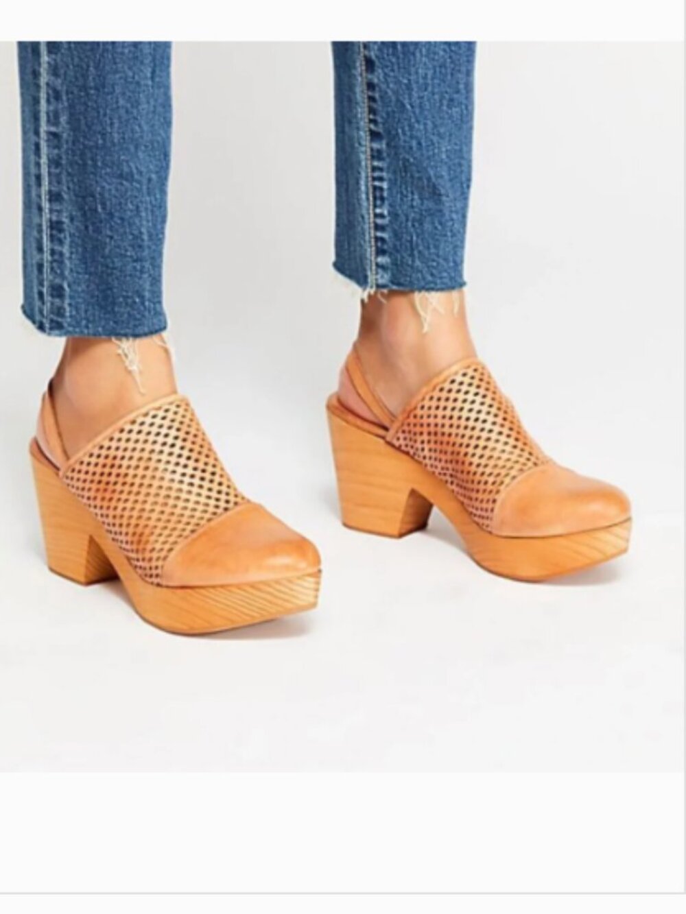 Free People Logan Natural Leather Perforated Wooden Clogs Shoes Sz 38 (US 8)
